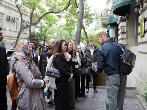 Özəl tur şirkətlərinin bələdçilərinə kim nəzarət edir? - Rəsmi CAVAB