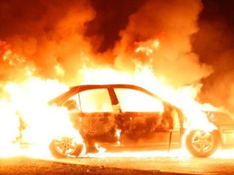Maşın betona çırpıldı, yanıb kül oldu - Hadisə yerindən FOTOLAR