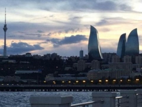 Bakıda yağış, rayonlarda güclü duman - Sabahın havası