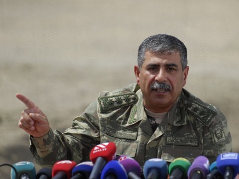 Müdafiə naziri komandirlərin qarşısında konkret tapşırıqlar qoydu