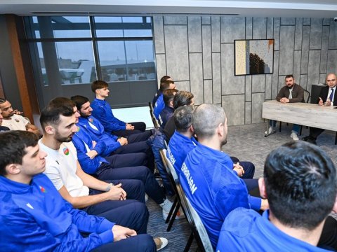 Nazir millimizin üzvləri ilə görüşüb - FOTO