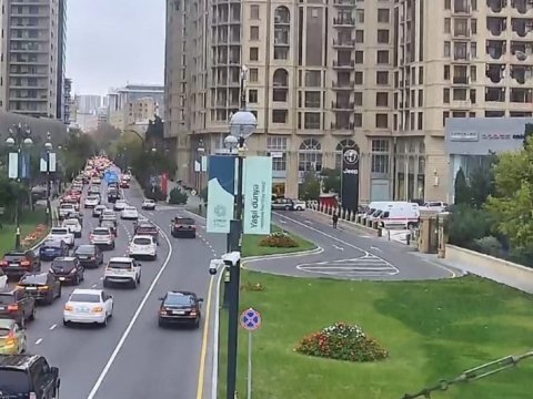 Bakıda tıxaclı yolların sayı