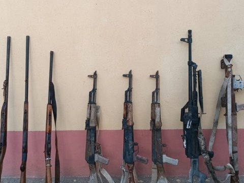 Həftəsonu aşkarlanan silah-sursatın sayı