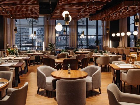 Restoranlarda tələb edilən servis haqqı qanunidir?