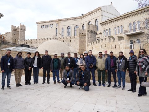 Xarici media nümayəndələri İçərişəhəri ziyarət ediblər - FOTOLAR