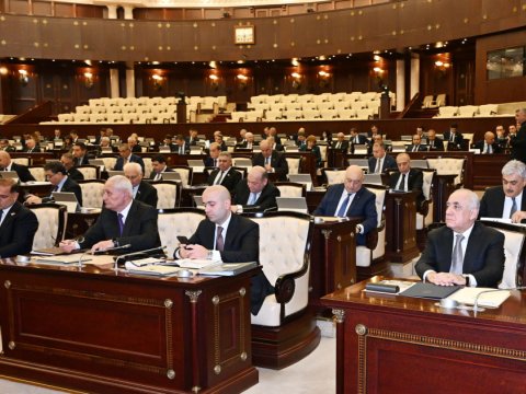 Parlamentdə bu gün kimlər çıxış etdi? - İclasdan FOTOLAR