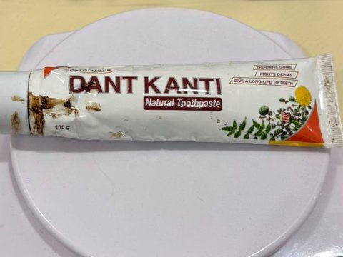 Diş məcunu qabından narkotik vasitə aşkar edildi