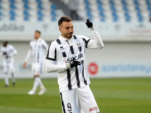 "Neftçi" onunla yollarını ayırdı
