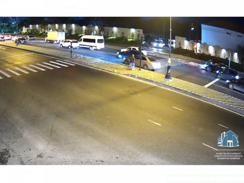 Motosiklet qırmızı işıqda keçdi, qəza oldu - Anbaan GÖRÜNTÜLƏR