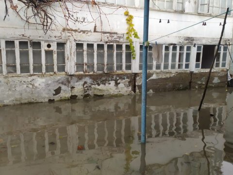 Qubada güclü yağışın fəsadları: həyətləri su basdı - FOTO