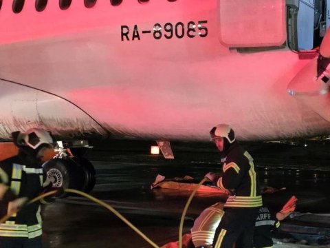 Türkiyədə yanan Rusiya təyyarəsindəki sərnişinləri&nbsp;azərbaycanlı xilas edib - FOTO