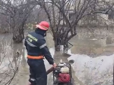 Qubada kəndi su basdı - VİDEO