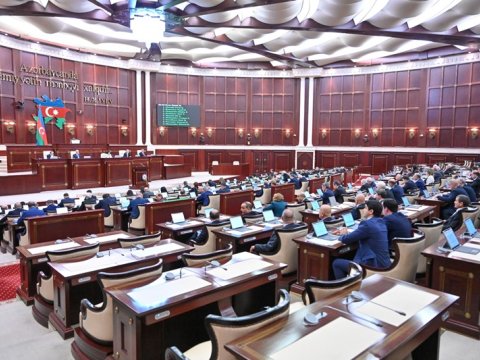 Milli Məclisdə “parta yoldaşlığı” - Yeni deputatlar kimlə əyləşir? - SİYAHI