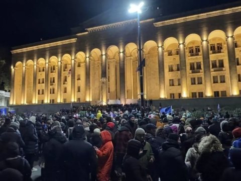 Gürcüstanda kütləvi etirazlar başladı - Tbilisidən son GÖRÜNTÜLƏR