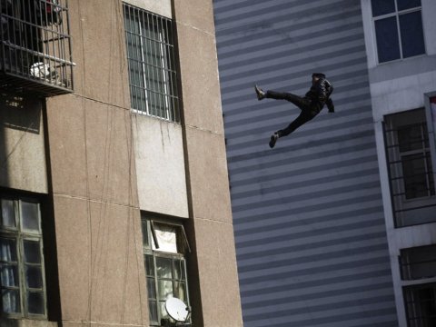 Hündürlükdən yıxılan gənc&nbsp;oğlan ölüb