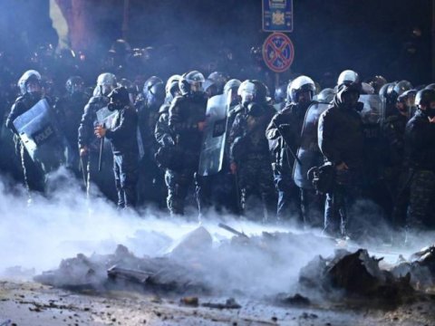 Gürcüstanda rus&nbsp;jurnalistə xəsarət yetirilib: əlləri, üzü, boynu yanıb