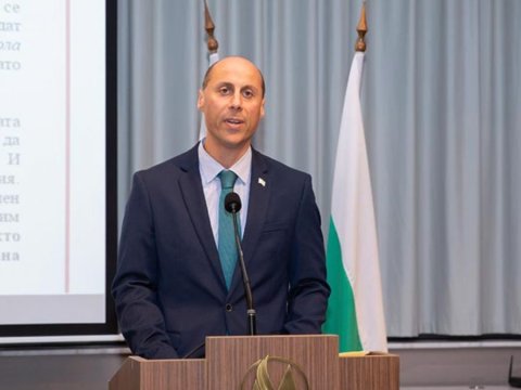 Gürcüstan səfiri etirazçıları dəstəklədi - istefa verdi