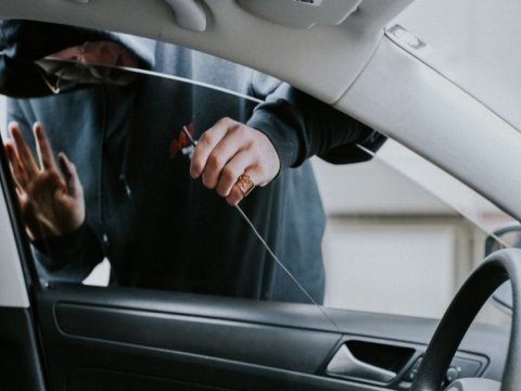 Bakıda avtomobil qaçıran şəxslər TUTULDU