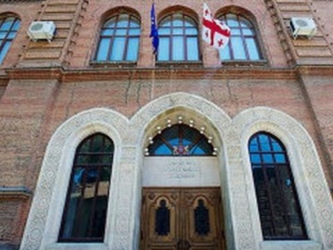 Gürcüstanda qalmaqallı İSTEFA