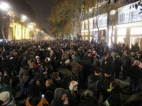 Tbilisidə etirazlar davam edir - SON VƏZİYYƏT