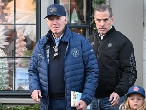 Bayden oğlunu ƏFV ETDİ