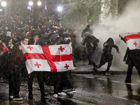 Tbilisidə 100-dən çox polis xəsarət alıb&nbsp;