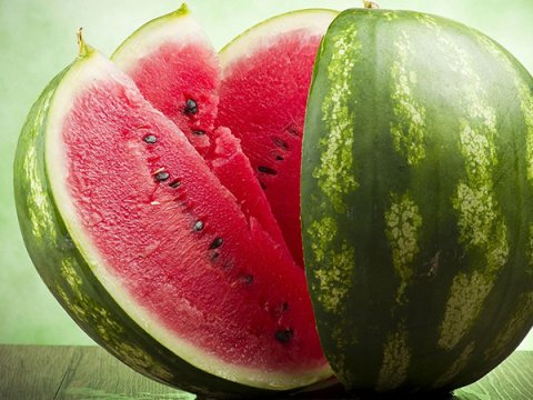 Azərbaycan&nbsp;bu ölkəyə kiloqramı 17 manata qarpız SATIR