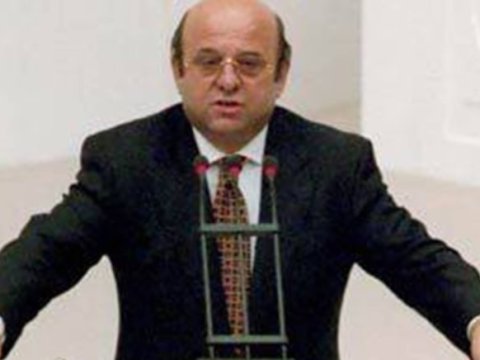 Türkiyədə sabiq nazir vəfat etdi