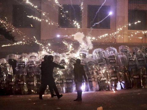 Gürcüstanda etirazlar yenidən başladı - Tbilisidən son GÖRÜNTÜLƏR