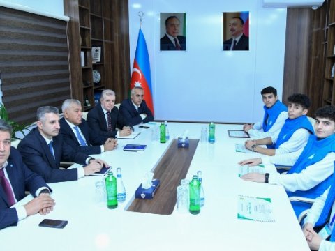 Rektor beynəlxalq olimpiadanın qalibləri ilə görüşüb -&nbsp;FOTOLAR