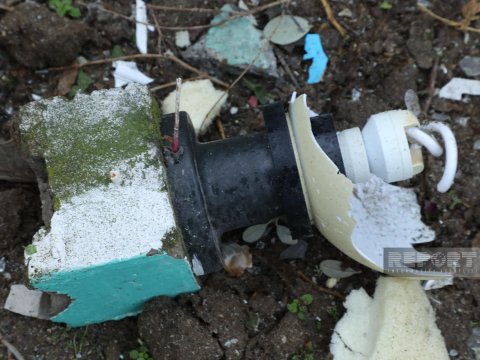 Vüqar Həşimovun dağılan ata evindən FOTOREPORTAJ