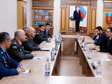 General Türkiyə rəsmiləri ilə görüşdü