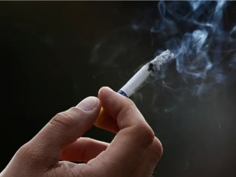 Səhiyyə nazirləri açıq havada siqaret çəkməyin qadağan olunmasını təklif etdilər