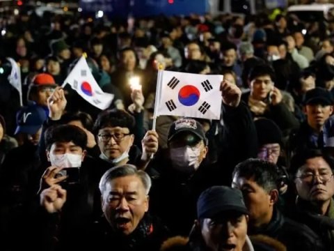 Bu ölkədə nə baş verir? - Koreya Prezidenti həbs oluna BİLƏR