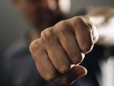 Azərbaycanda xəstəxanada həkim DÖYÜLDÜ