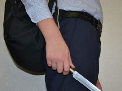 Məktəbli yoldaşını bıçaqlayan şagird TUTULDU