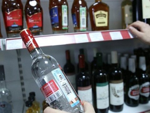 Alkoqollu içkiləri bu qiymətdən aşağı satanlar CƏRİMƏLƏNƏCƏK