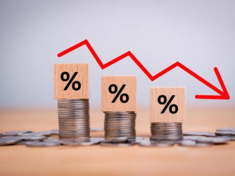 Dünyada inflyasiya azalır, amma risklər qalmaqdadır