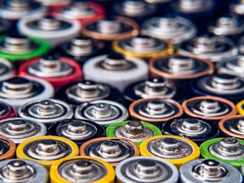 Alimlər uzun illər istifadə müddəti olan akkumulyator yaradıblar