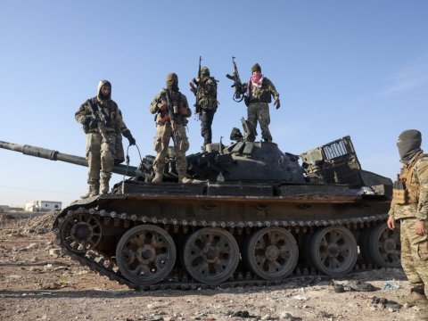 Suriyada müxalif qüvvələr sürətlə irəliləyir