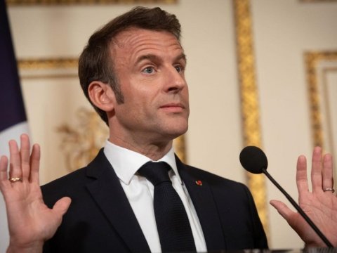 Makron istefa verməyəcəyini BƏYAN ETDİ