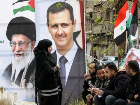 İran diplomatlarını və hərbçilərini Suriyadan ÇIXARIR