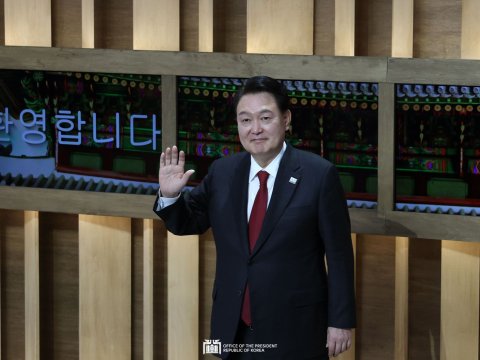 Cənubi Koreya prezidenti xalqdan üzr istədi