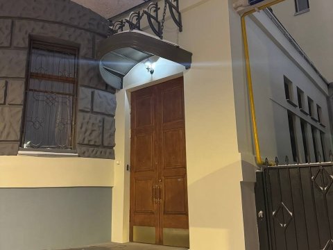 Suriya səfirliyində bayraq&nbsp;götürüldü