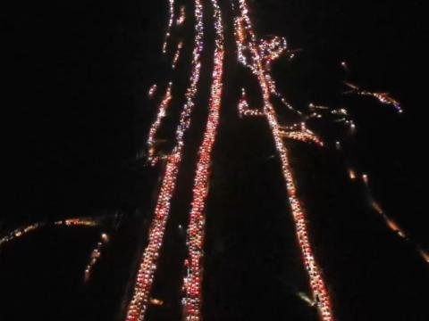 Suriyalılar Dəməşqə axın edir - Anbaan GÖRÜNTÜLƏR