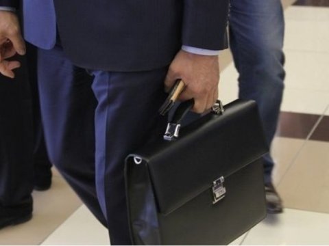 Pensiya yaşına çatmış diplomatların xidmət müddəti bu halda uzadıla bilər