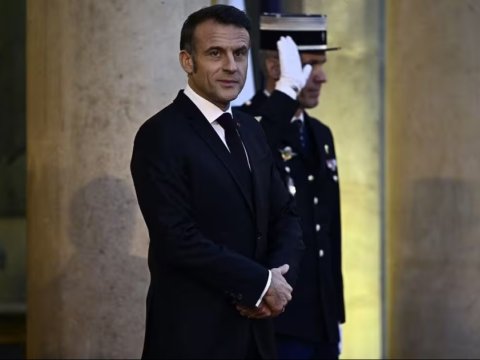 Makron yeni Baş nazir AXTARIŞINDA