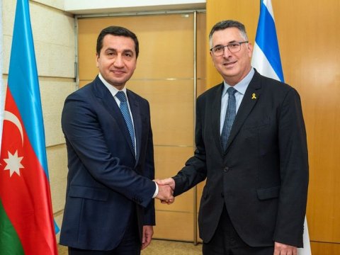 Hikmət Hacıyev İsrailin XİN başçısı ilə GÖRÜŞDÜ