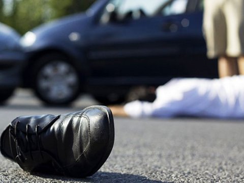 Yolu keçən piyadanı maşın vurub öldürdü