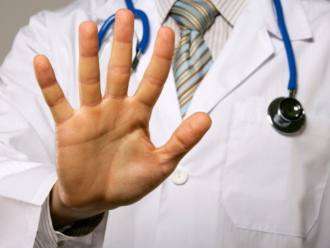 Bakıda çağırışa gedən həkimi döydülər